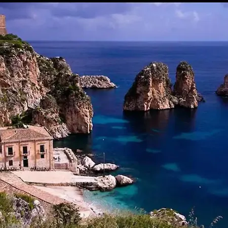 In Con Idromassaggio * בלסטראטה