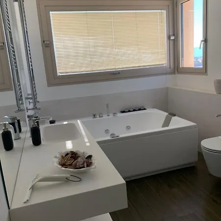 In Con Idromassaggio